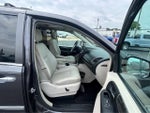 2016 Town and Country Thumbnail 24