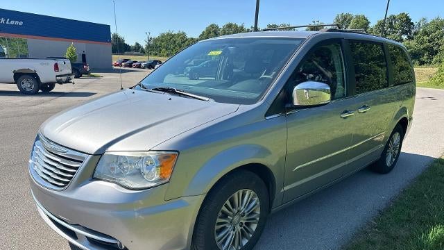 2016 Chrysler Town and Country Touring-L