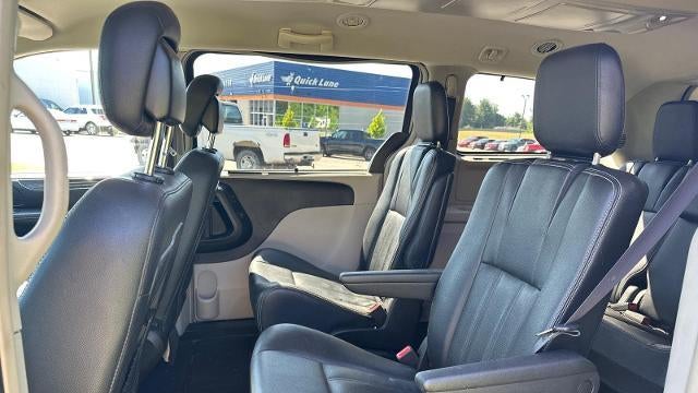 2016 Chrysler Town and Country Touring-L