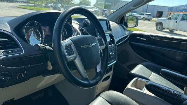 2016 Chrysler Town and Country Touring-L