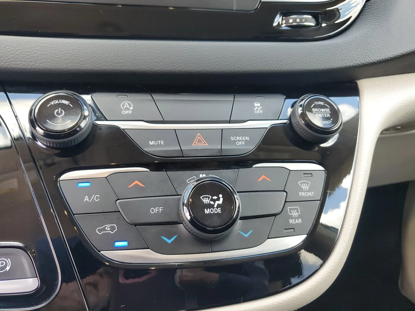 2023 Chrysler Voyager - $19,790