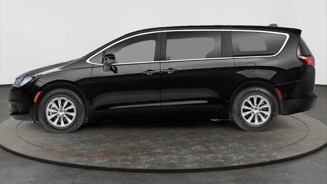 2024 Chrysler Voyager LX