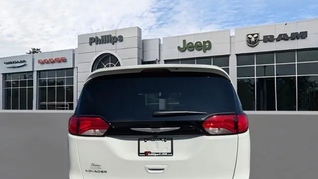 2026 Chrysler Voyager LX