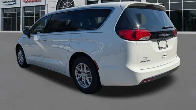 2026 Chrysler Voyager LX