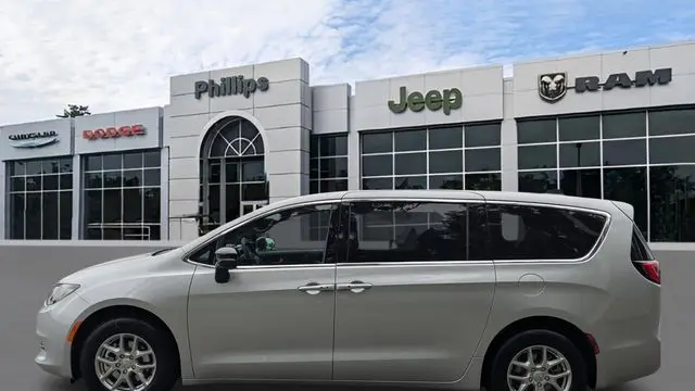 2026 Chrysler Voyager LX