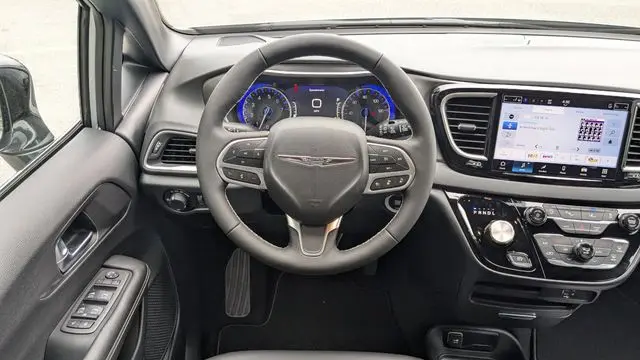 2026 Chrysler Voyager LX
