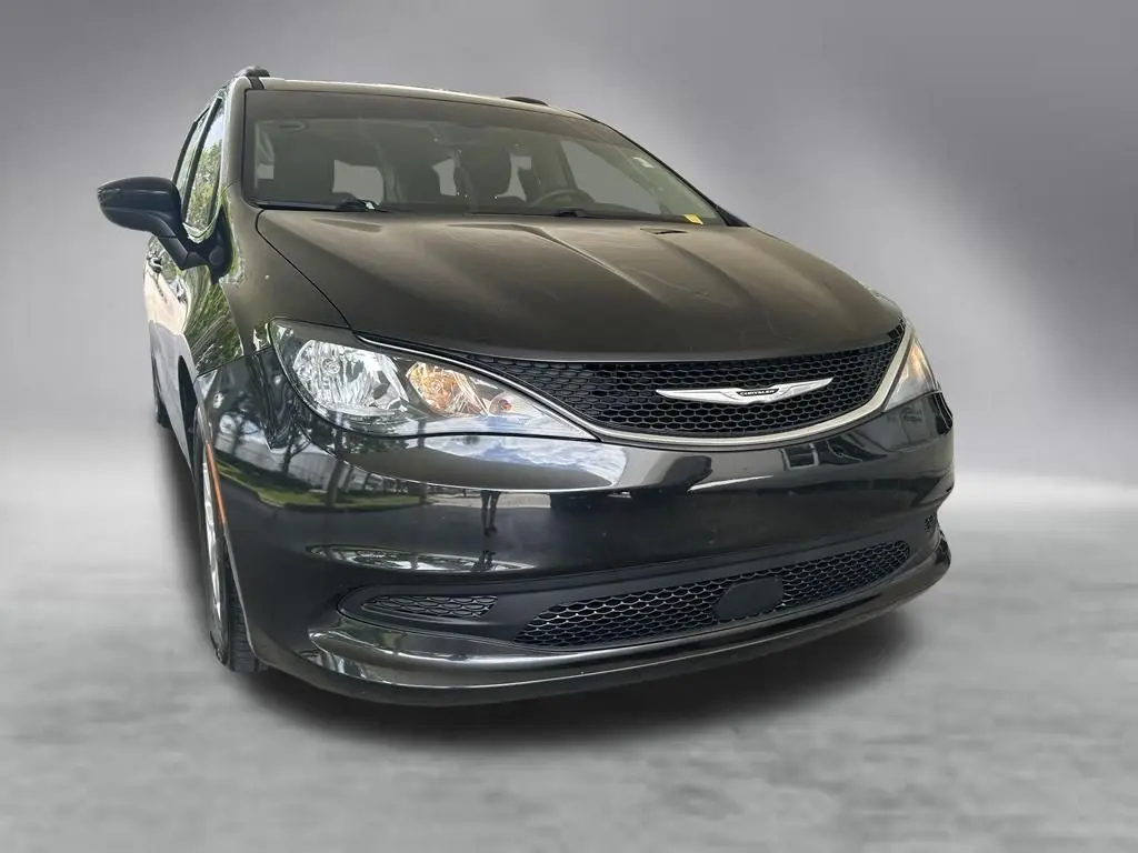 2021 Chrysler Voyager - $11,935