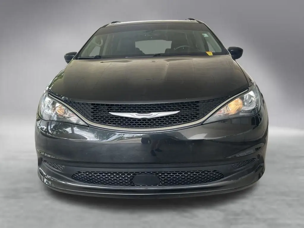 2021 Chrysler Voyager - $11,935