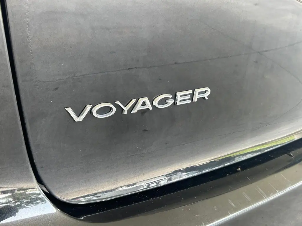 2021 Chrysler Voyager - $11,935