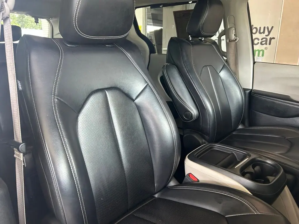 2021 Chrysler Voyager - $11,935