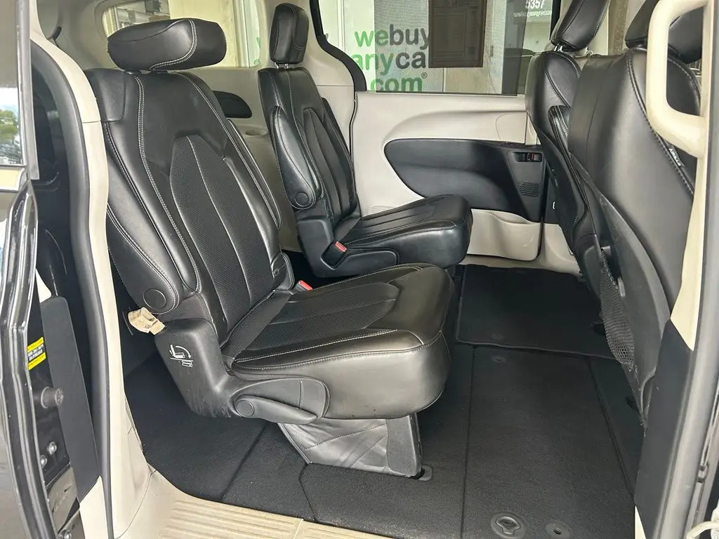 2021 Chrysler Voyager - $11,935