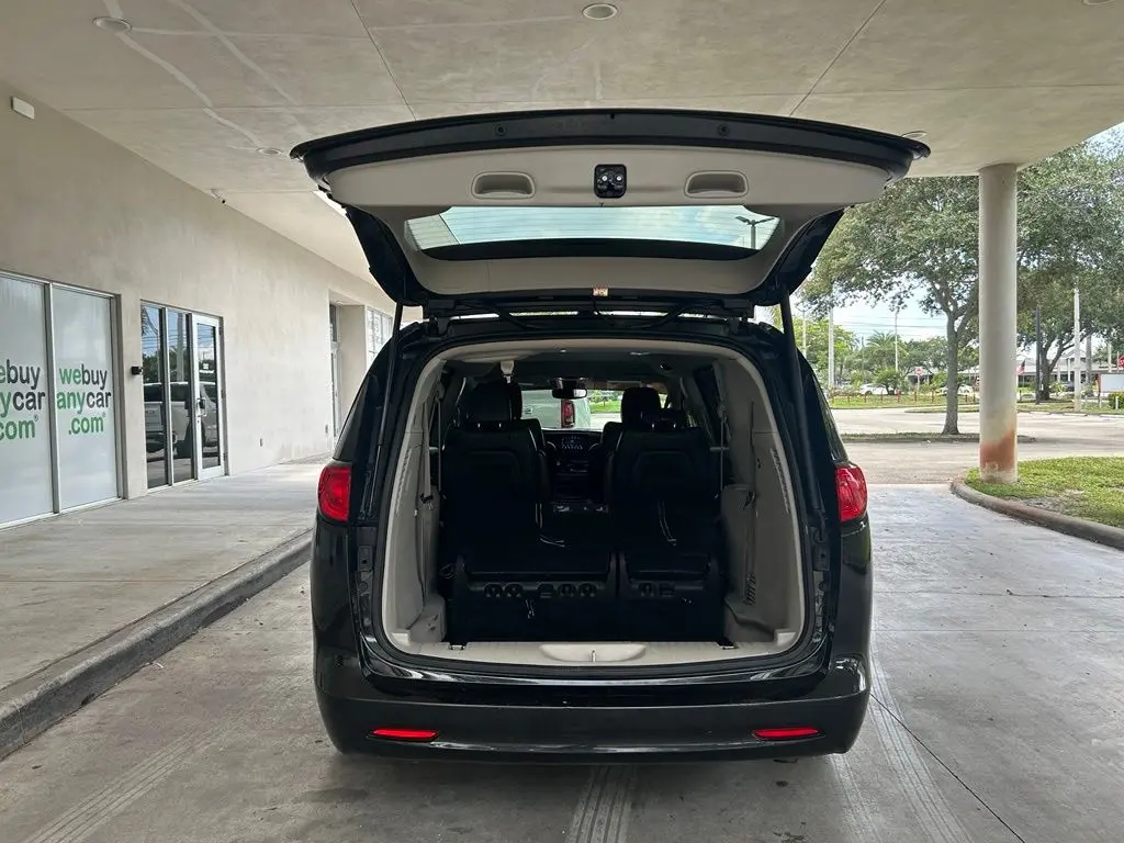2021 Chrysler Voyager - $11,935