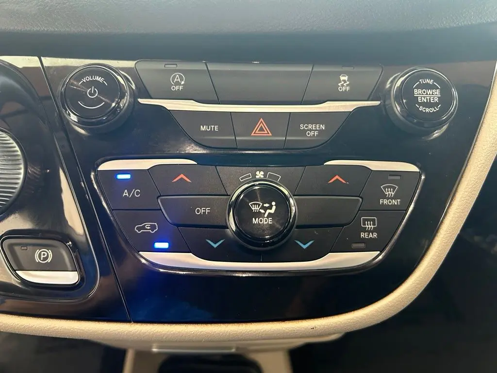2021 Chrysler Voyager - $11,935