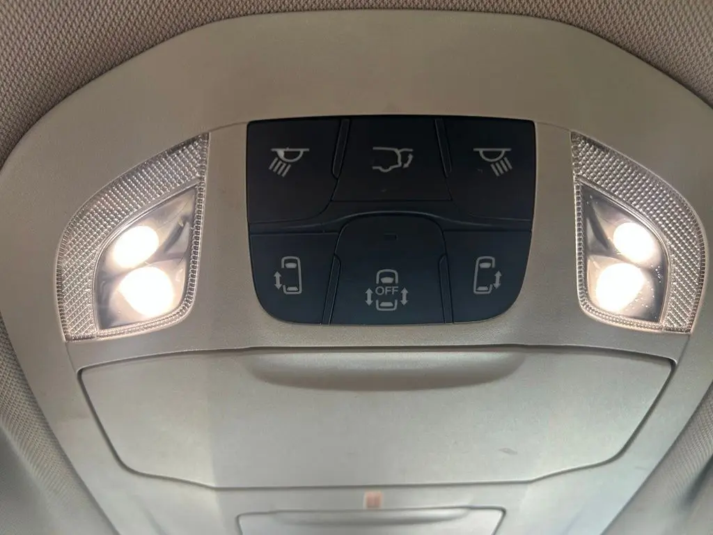 2021 Chrysler Voyager - $11,935