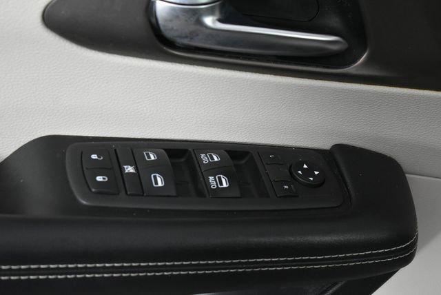 2020 Chrysler Voyager - $8,262
