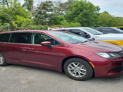 2017 Chrysler Pacifica Touring 4DR Mini-Van