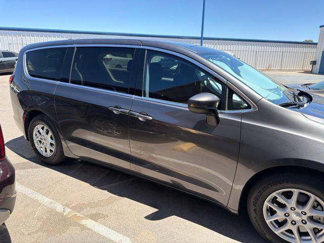 2017 Chrysler Pacifica - $11,995