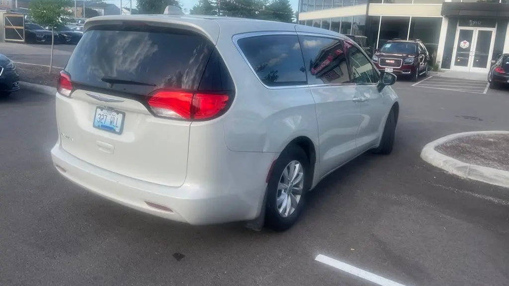 2017 Chrysler Pacifica Touring