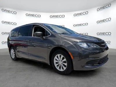2017 Chrysler Pacifica Touring 4DR Mini-Van