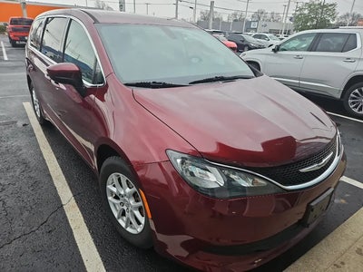 2017 Chrysler Pacifica Touring 4DR Mini-Van