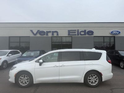 Photo of a 2017 Chrysler Pacifica Touring 4DR Mini-Van for sale