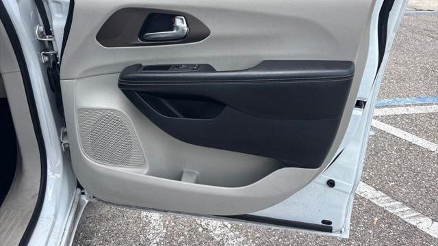 2020 Chrysler Voyager LXi