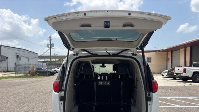 2020 Chrysler Voyager LXi