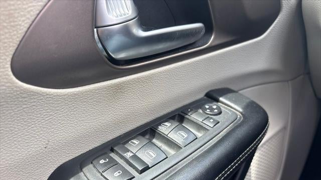 2020 Chrysler Voyager LXi