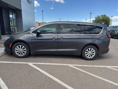 2017 Chrysler Pacifica Touring 4DR Mini-Van