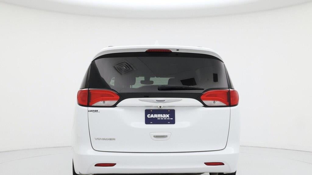2020 Chrysler Voyager LXi
