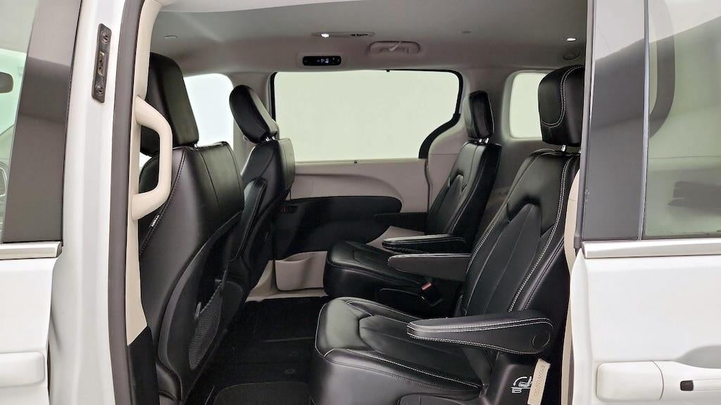 2020 Chrysler Voyager LXi