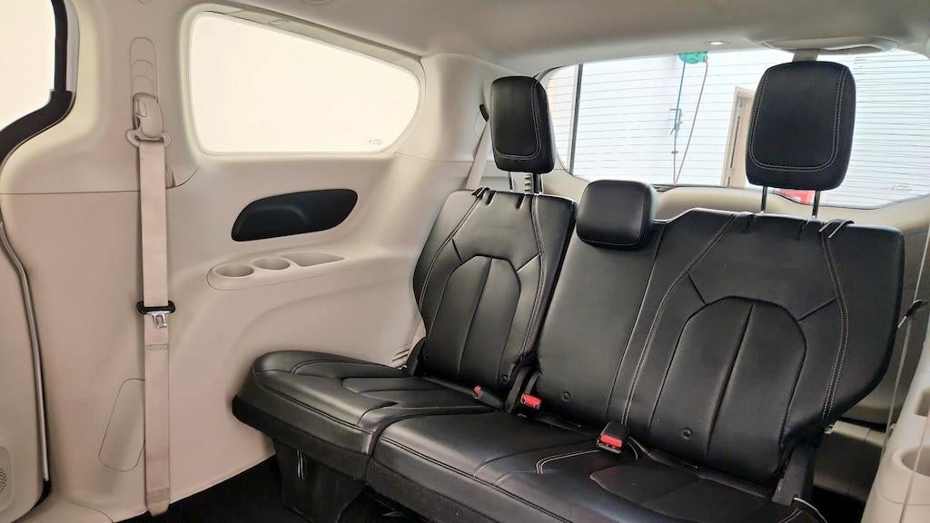 2020 Chrysler Voyager LXi