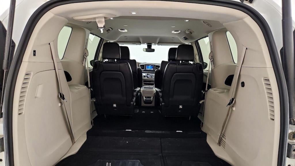2020 Chrysler Voyager LXi