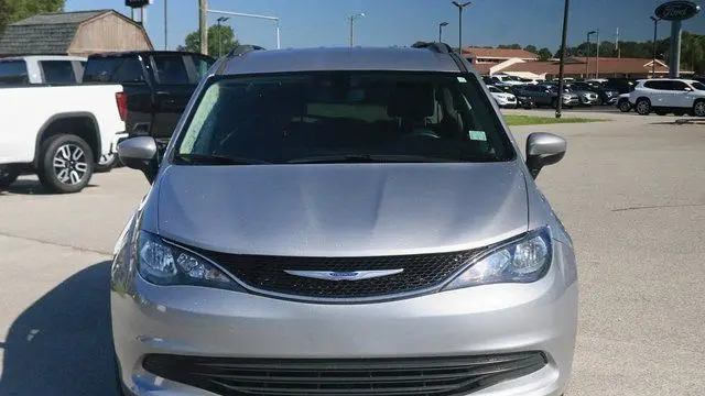 2020 Chrysler Voyager LXi