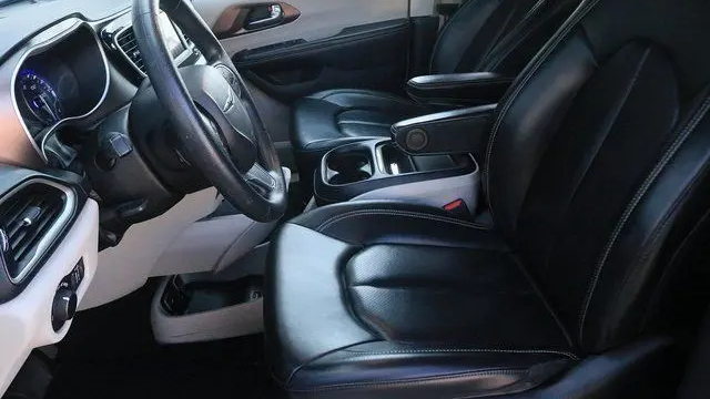2020 Chrysler Voyager LXi