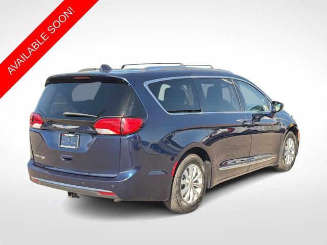 2018 Chrysler Pacifica - $11,279