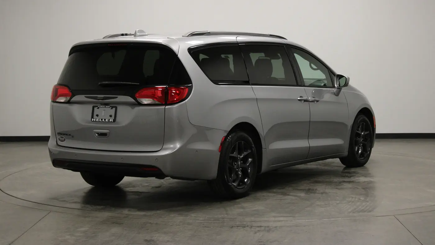 2020 Chrysler Pacifica Touring L Plus