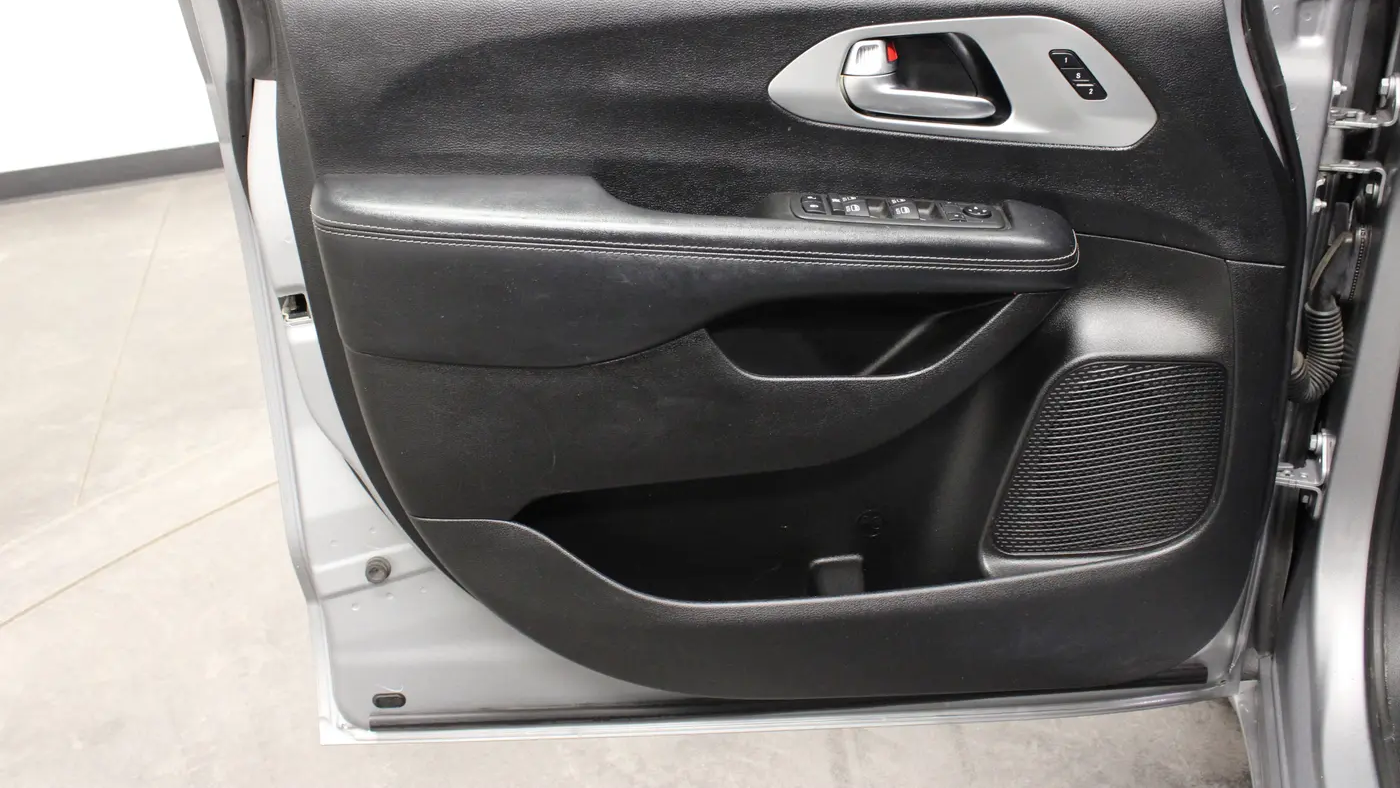 2020 Chrysler Pacifica Touring L Plus