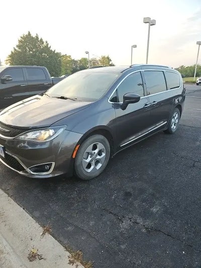 2017 Chrysler Pacifica Touring-L Plus 4DR Mini-Van