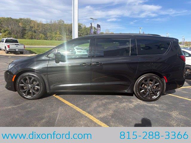2020 Chrysler Pacifica - $13,977