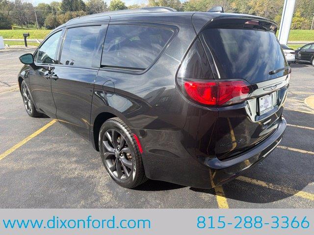 2020 Chrysler Pacifica - $13,977