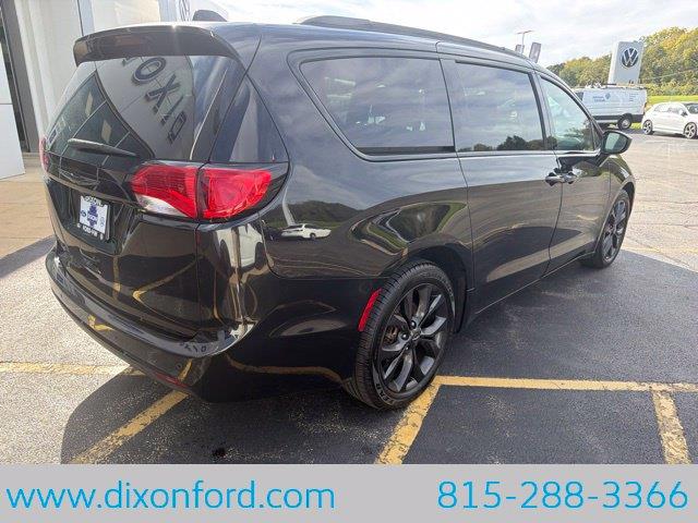 2020 Chrysler Pacifica - $13,977