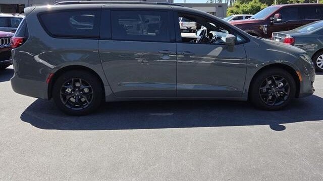 2020 Chrysler Pacifica Touring L Plus