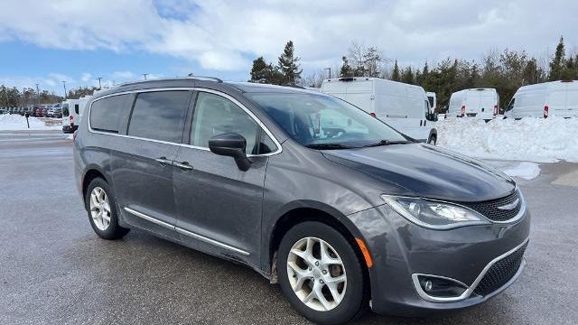 Preowned 2017 Chrysler Pacifica Touring-L Plus for Sale