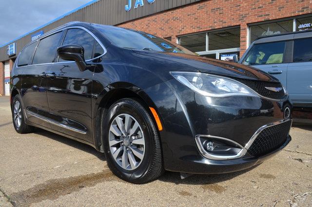 2020 Chrysler Pacifica - $22,900