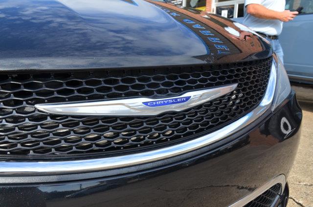 2020 Chrysler Pacifica - $22,900