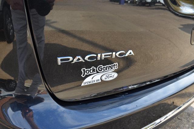 2020 Chrysler Pacifica - $22,900