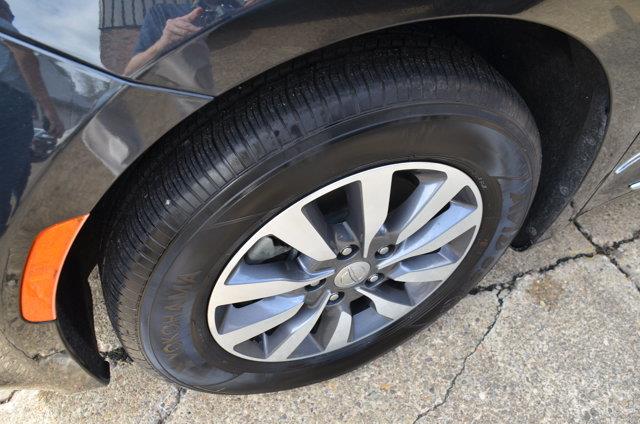 2020 Chrysler Pacifica - $22,900