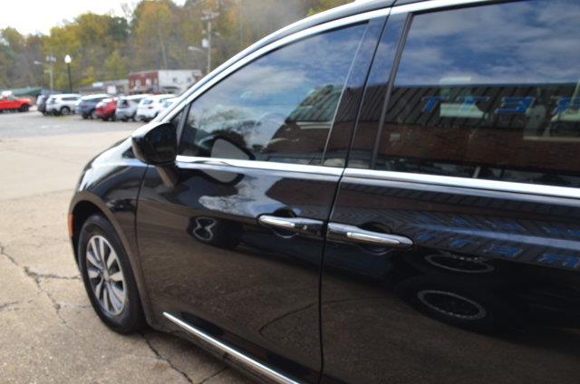 2020 Chrysler Pacifica - $22,900