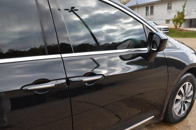 2020 Chrysler Pacifica - $22,900